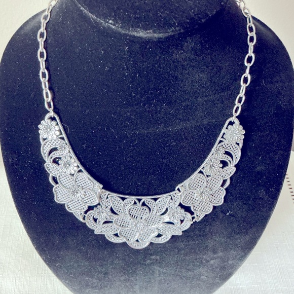 Floral Silver Tone Necklace - Picture 1 of 4